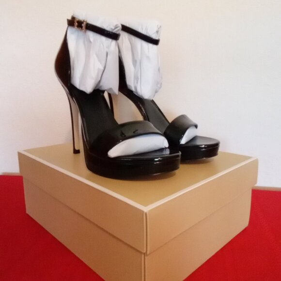 Michael Kors Women's Jordyn Patent Leather Platform Sandal Black Shoes - Picture 2 of 6